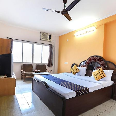 Spot On Hotel Shyam Inn Hālol Kültér fotó