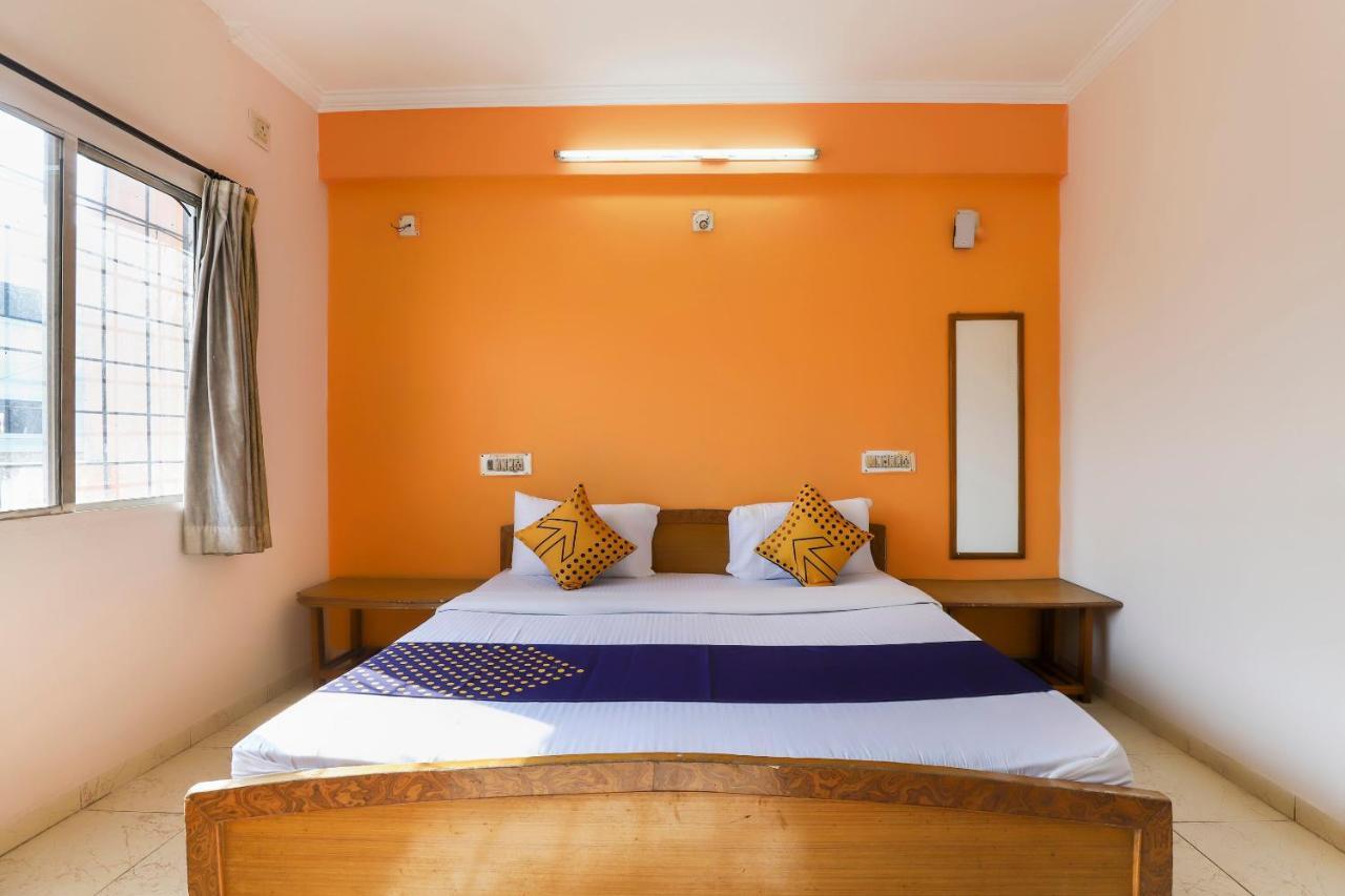 Spot On Hotel Shyam Inn Hālol Kültér fotó