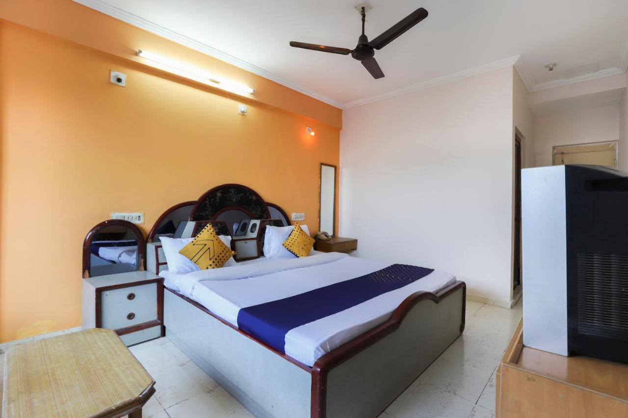 Spot On Hotel Shyam Inn Hālol Kültér fotó