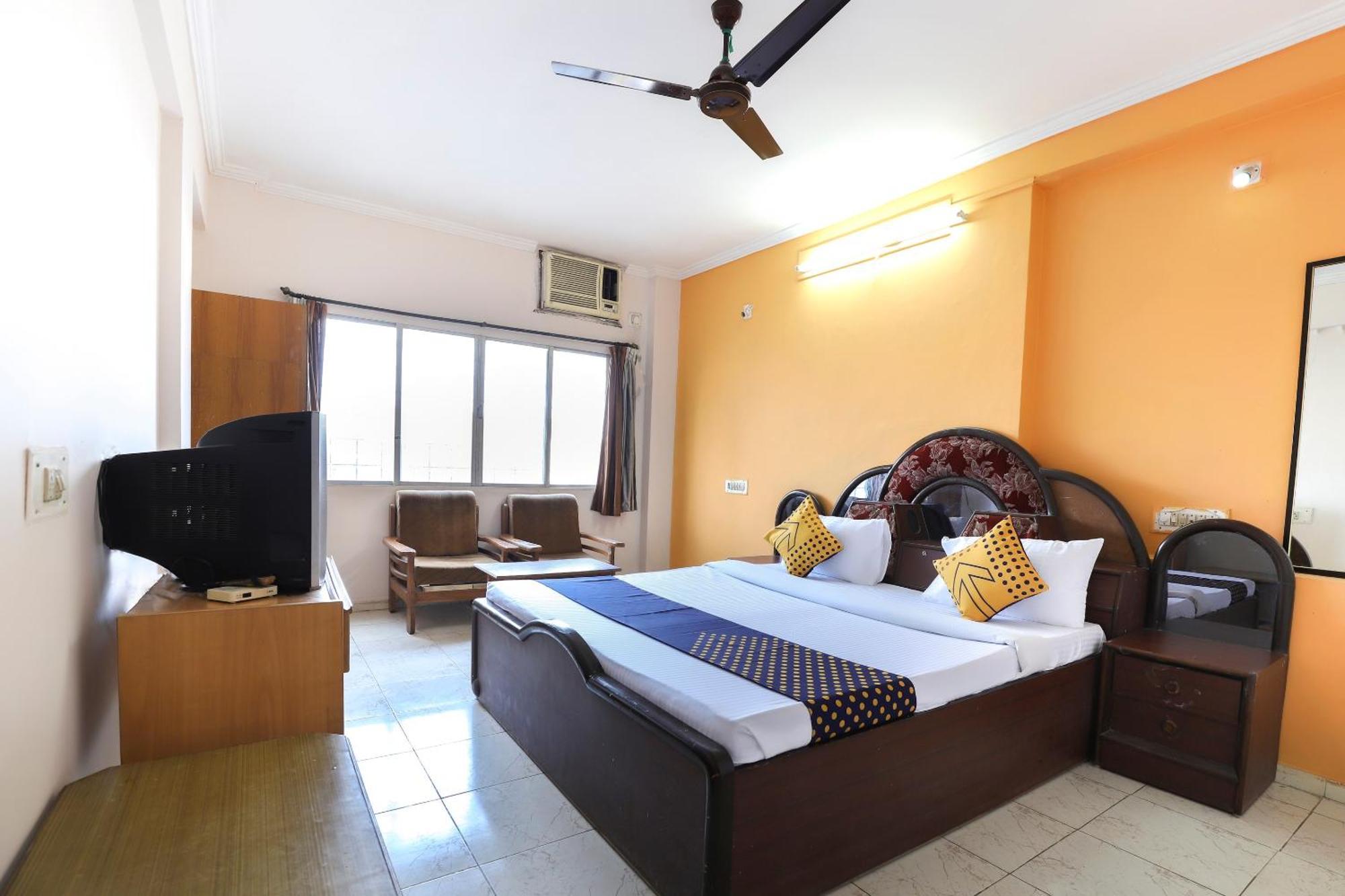 Spot On Hotel Shyam Inn Hālol Kültér fotó