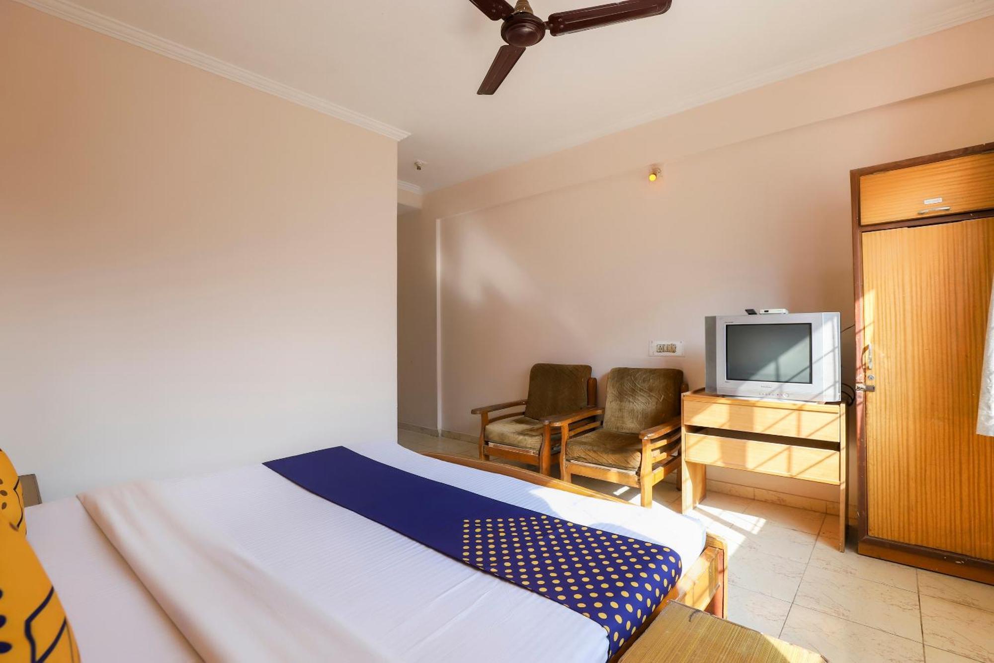 Spot On Hotel Shyam Inn Hālol Kültér fotó