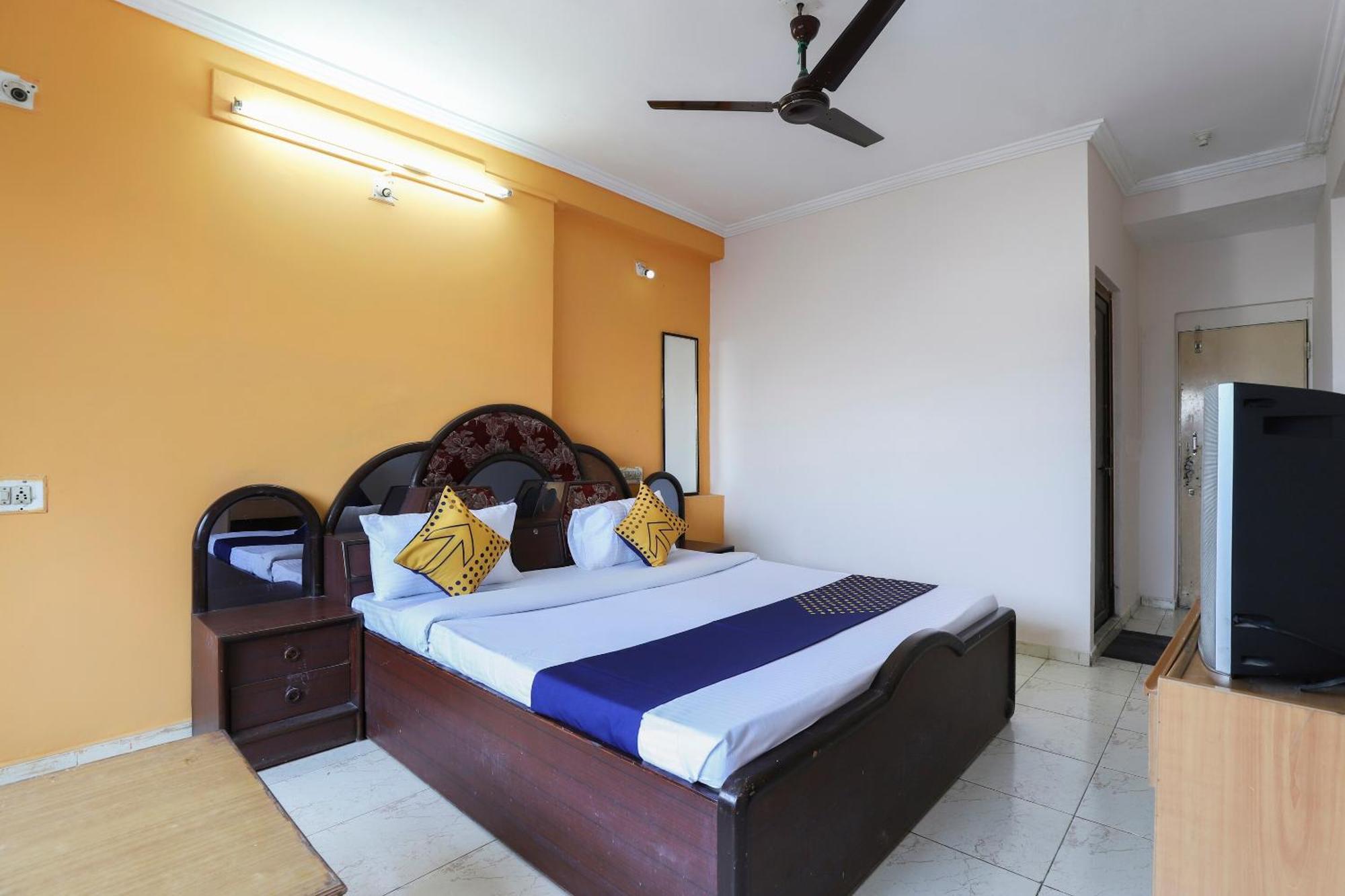 Spot On Hotel Shyam Inn Hālol Kültér fotó