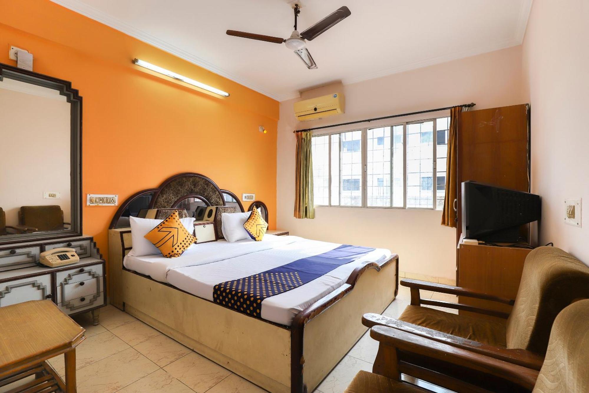 Spot On Hotel Shyam Inn Hālol Kültér fotó